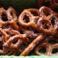 Easy Seasoned Pretzels