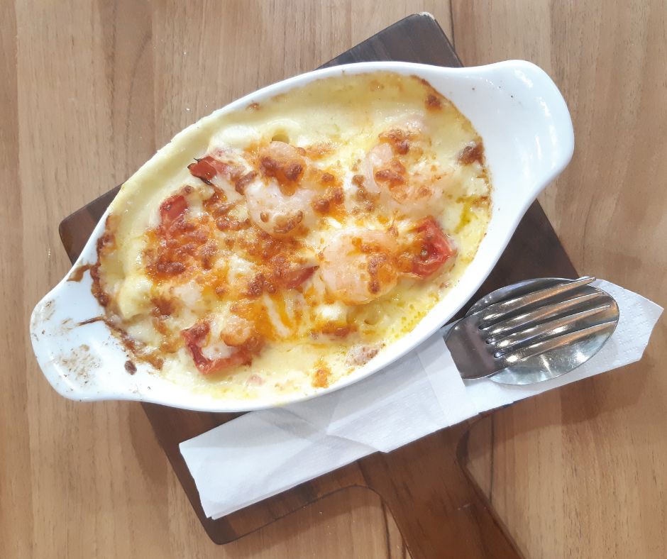 Cheesy Bacon Garlic Chicken Pasta